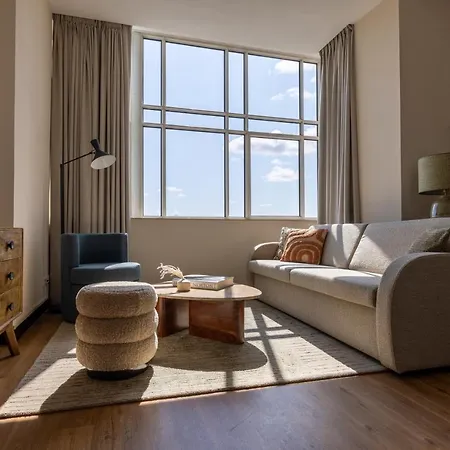 아파트 De Plesman Residences