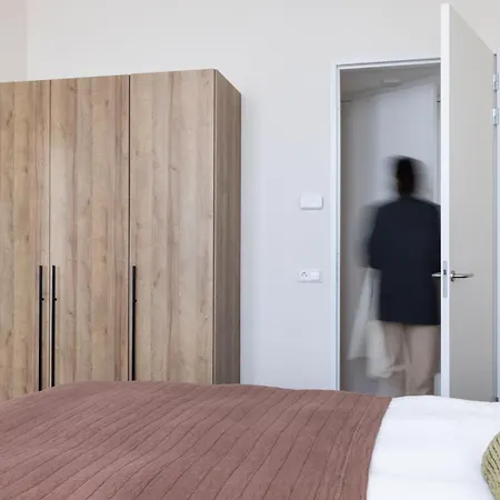 아파트 De Plesman Residences *
